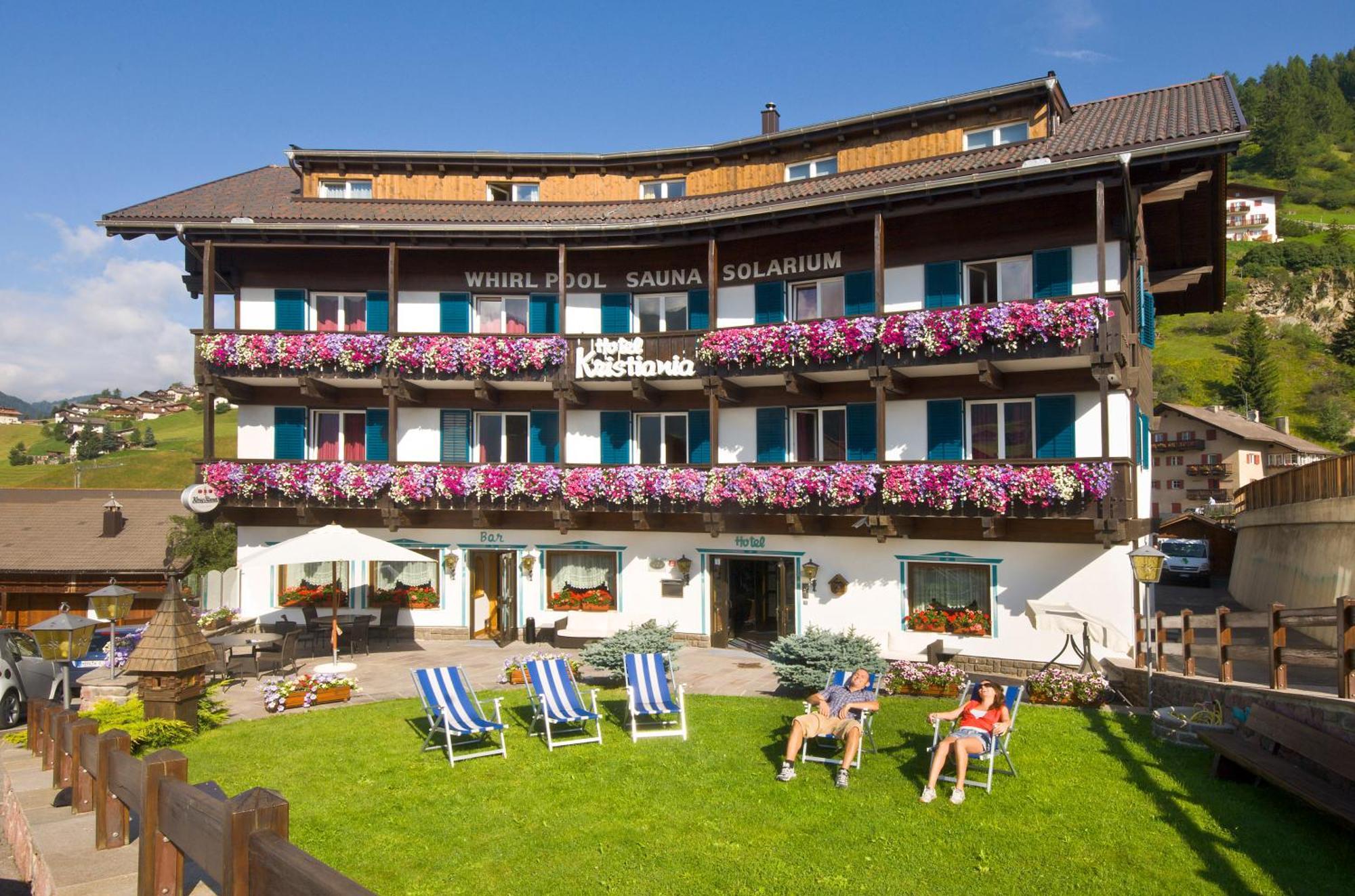 Kristiania Small Dolomites Hotel Selva di Val Gardena Exterior photo